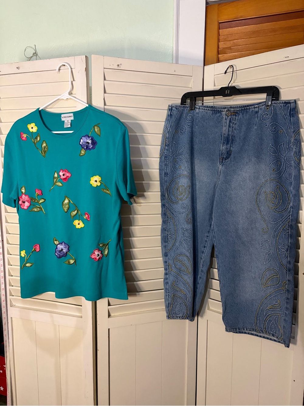 Two piece VINTAGE outfit including Ashley Stewart jeans and an Alfred Dunner tee